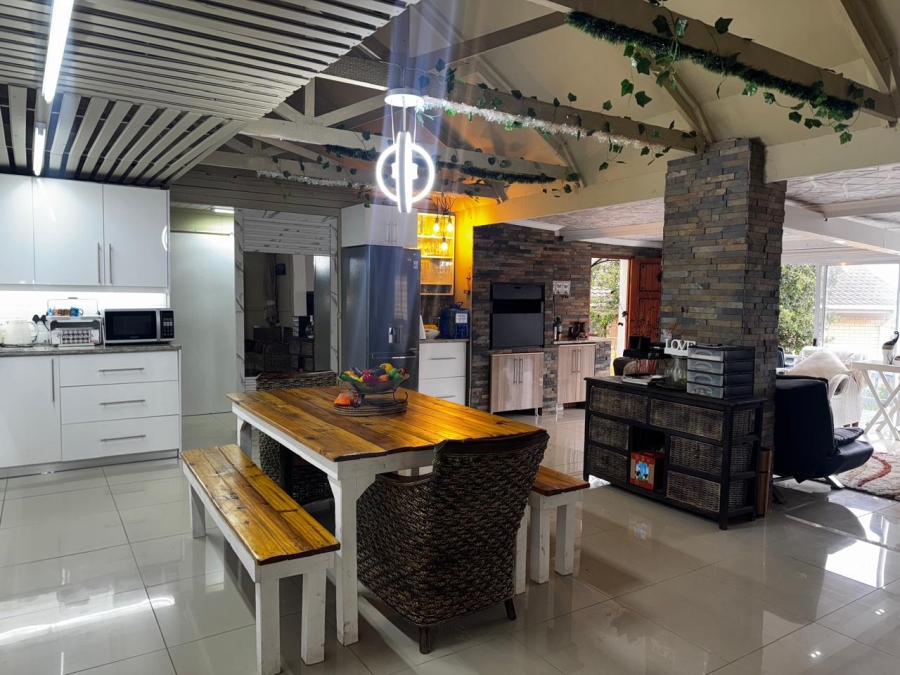 3 Bedroom Property for Sale in Wavecrest Eastern Cape